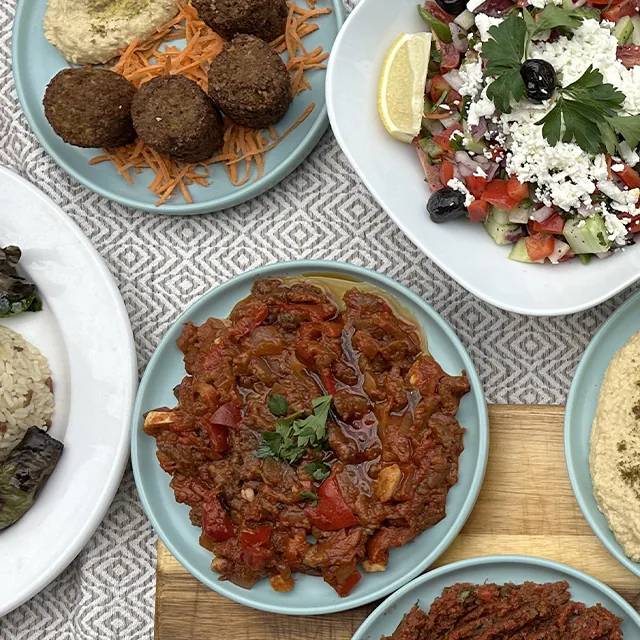 Şakşuka ve meze tabakları